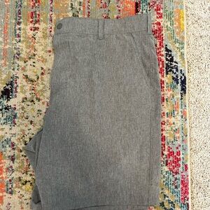 Izod Men's Charcoal Flat Front Shorts